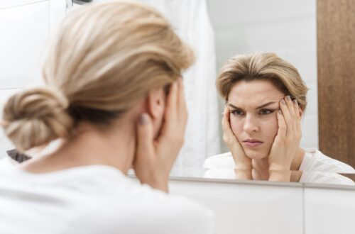 프리랜서의 불규칙한 생활, EGF가 지켜주는 피부 리듬 6 yeojaga geunyeoui eolgul eul jabgo geoul eulbogo