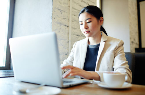 IT 개발자의 모니터 피부, 블루라이트 피로를 이기는 EGF 보습 케어 5 kapeeseo yeoseong neteuwoking