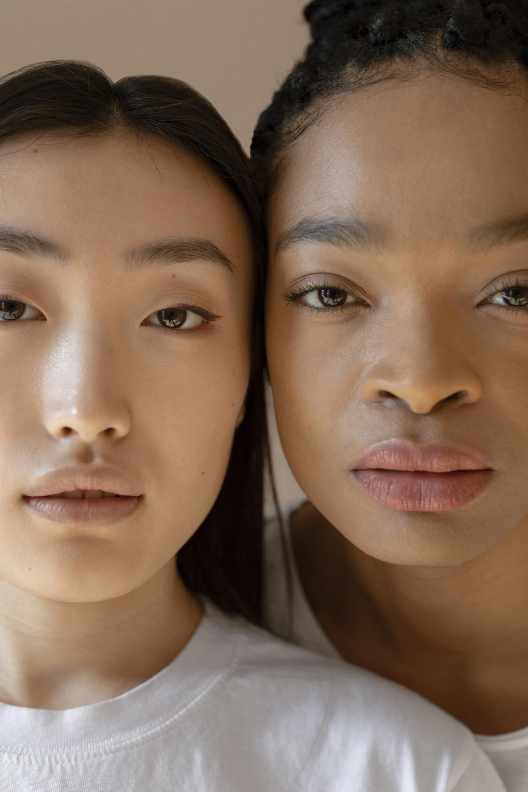 pojeuleul chwihaneun aleum daun yeoseong eul dadseubnida scaled